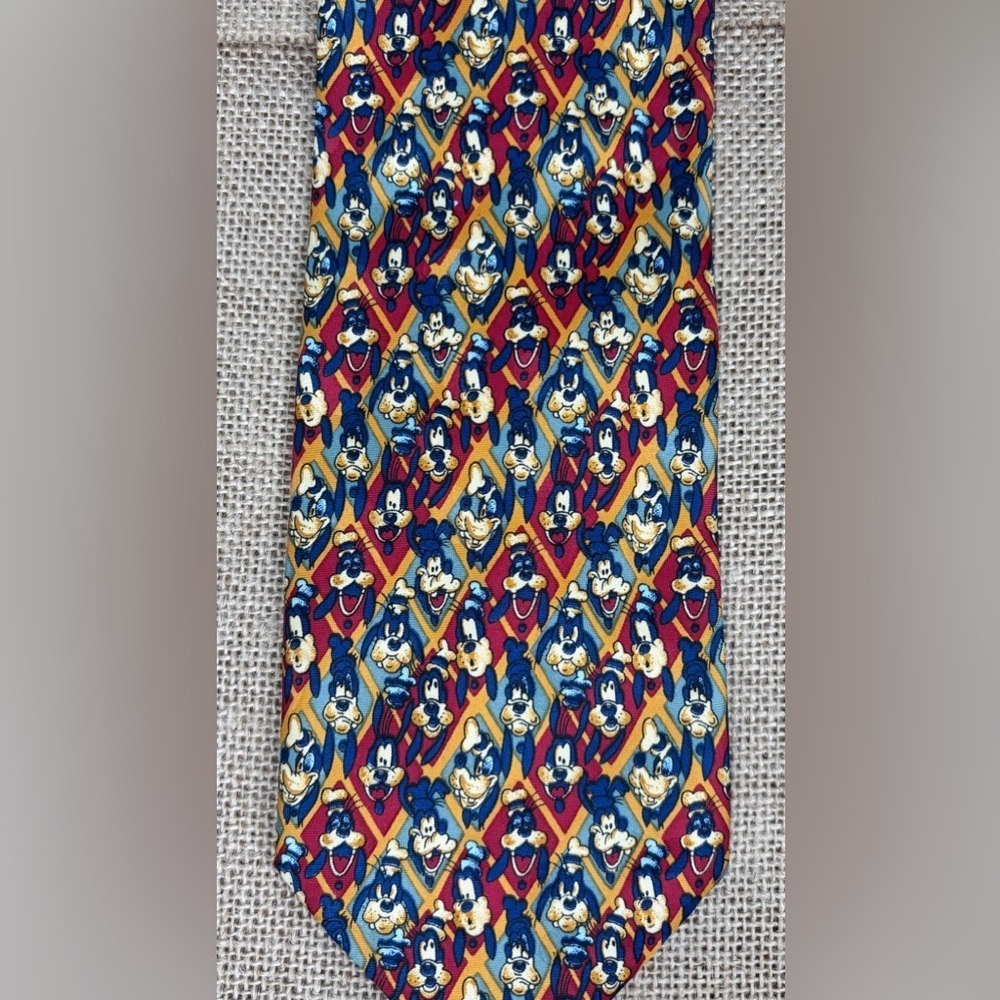 Vintage Disney Goofy Tie Necktie Dog Character Pop Art Novelty Funny Hipster